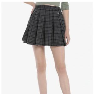 🩶⛓️HOT TOPIC SKIRT🩶⛓️